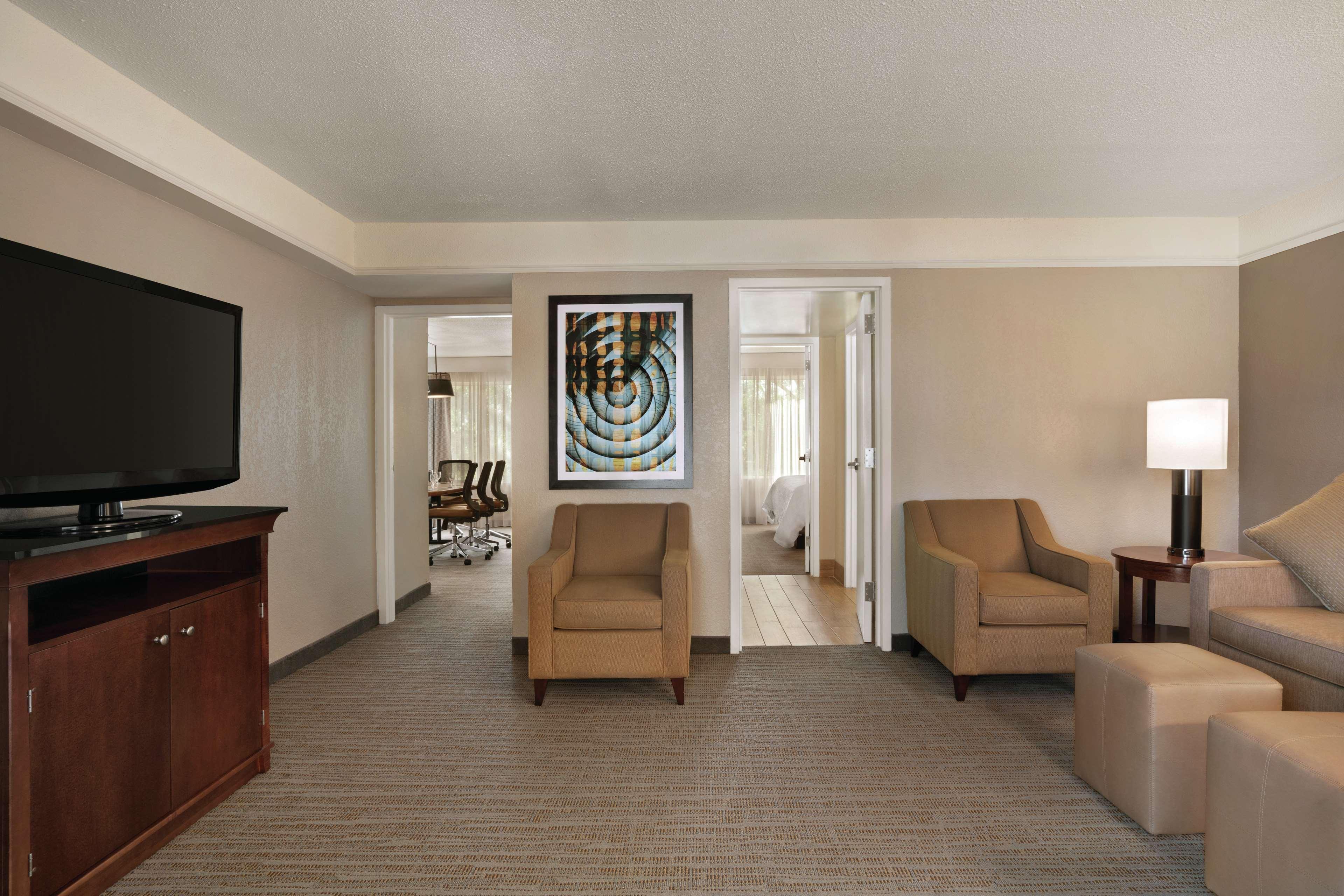 Embassy Suites Brunswick Esterno foto