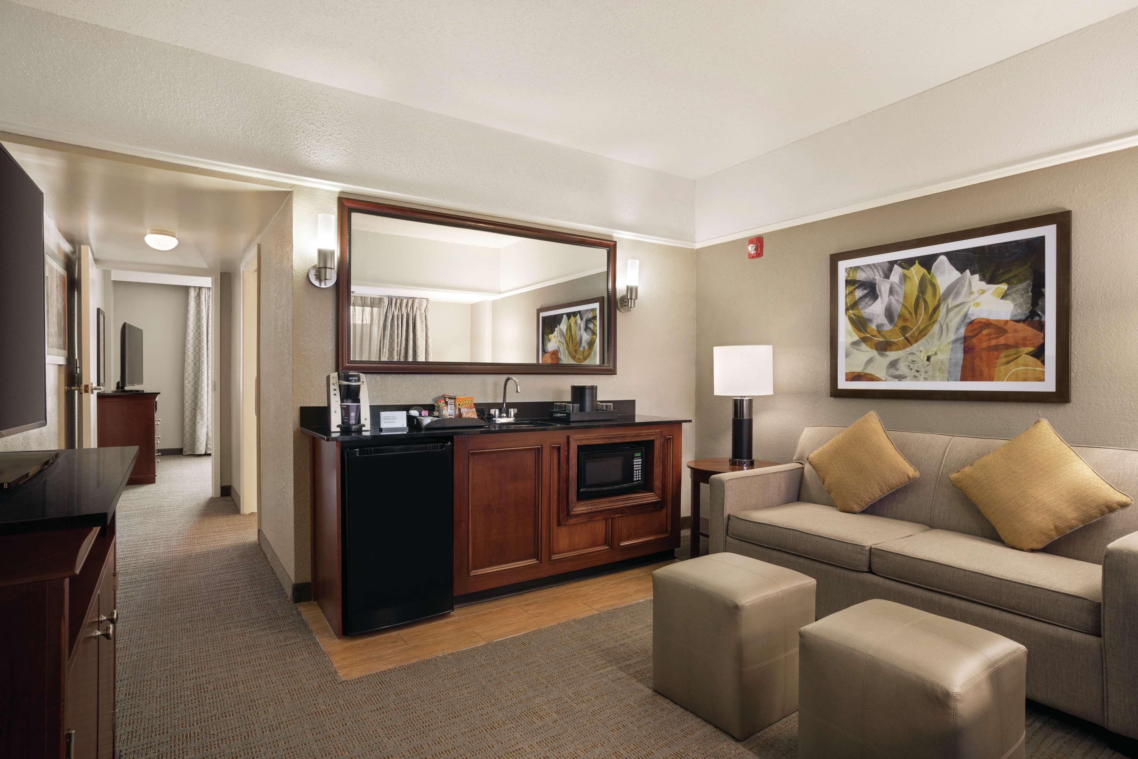 Embassy Suites Brunswick Esterno foto