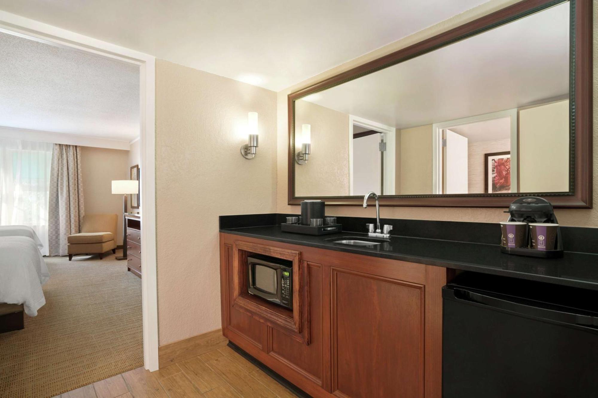 Embassy Suites Brunswick Esterno foto