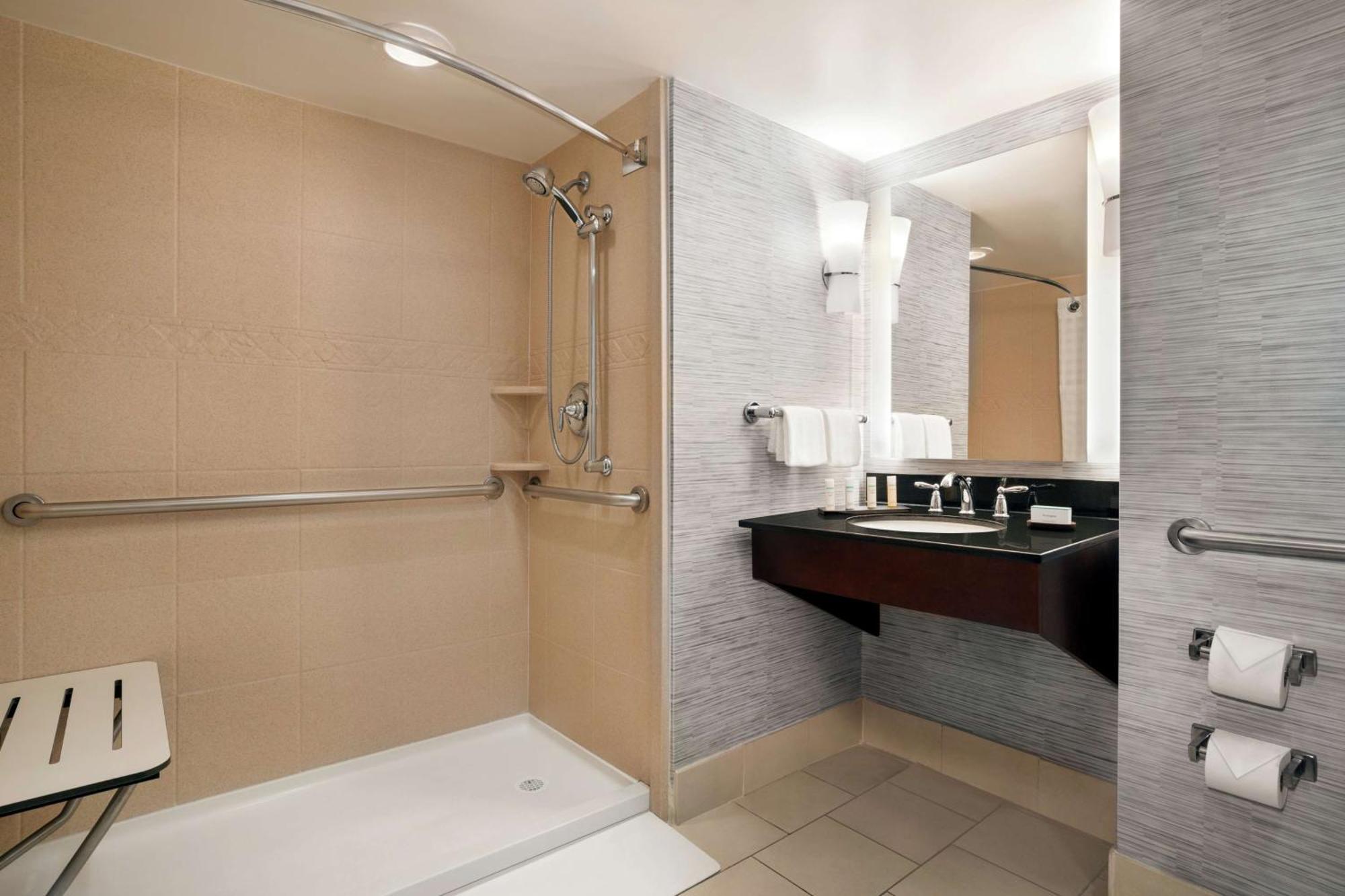 Embassy Suites Brunswick Esterno foto